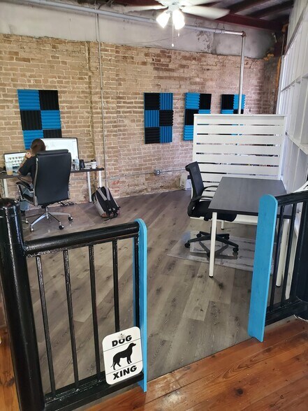 More Photos Of 204 S Austin St, Seguin Restaurant For Sale