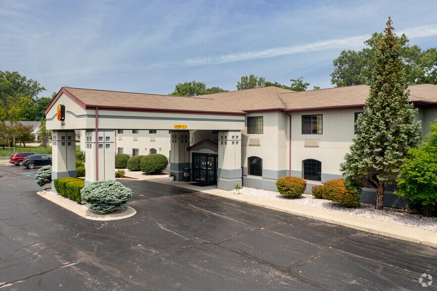 Primary Photo Of 1484 Gratiot Blvd, Marysville Hotel For Sale