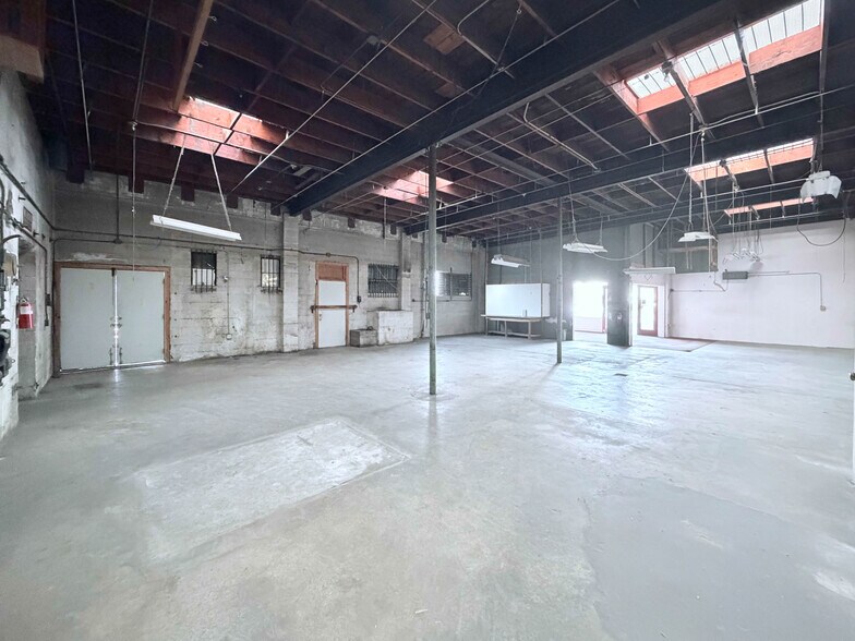 More Photos Of 1100 El Camino Real, Redwood City Storefront For Sale