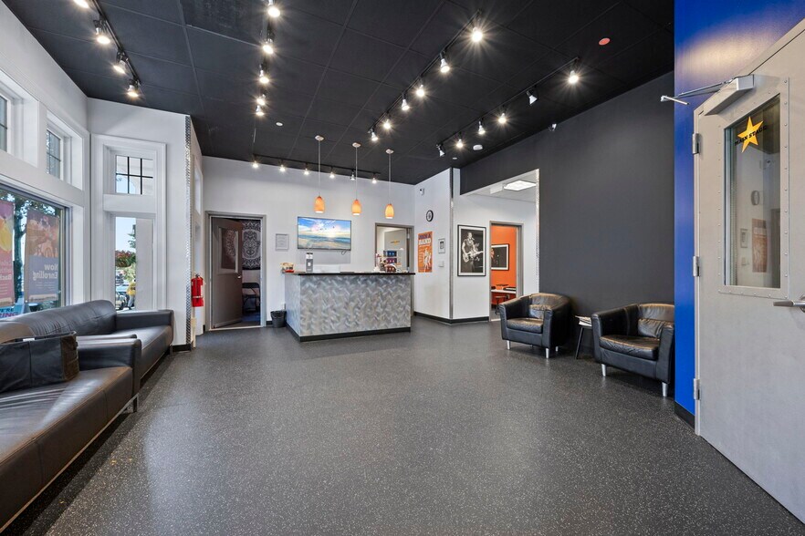 More Photos Of 122-134 Mamaroneck Ave, Mamaroneck Storefront Retail Office For Lease