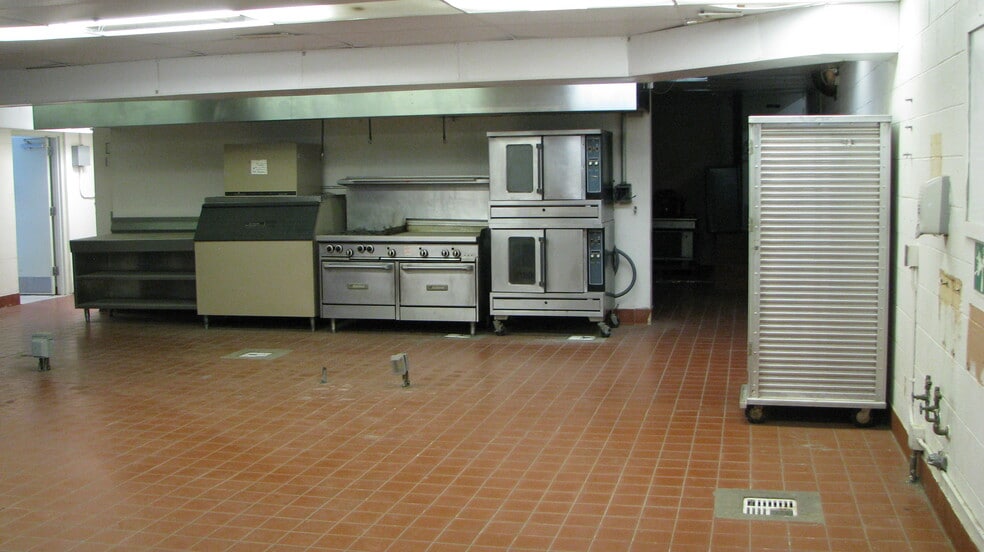 More Photos Of 901 Industrial Park Rd, Brush Warehouse For Sale