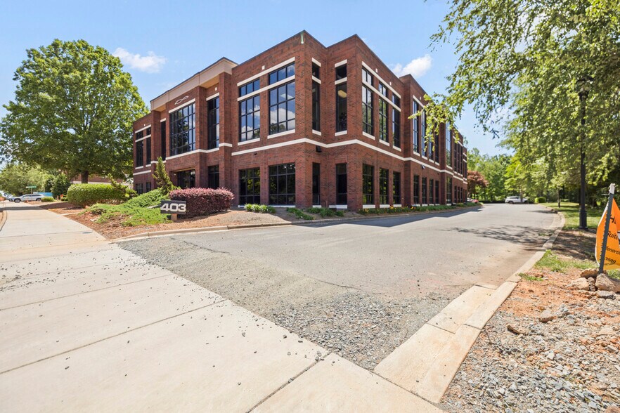 More Photos Of 403 Gilead Rd, Huntersville Medical For Lease