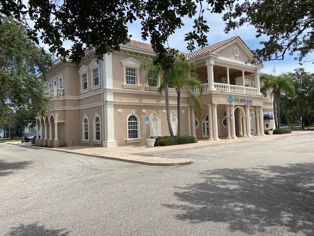 More Photos Of 201 Center Rd, Venice Office For Sale