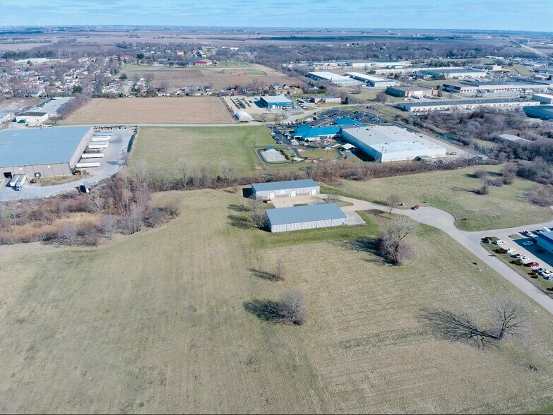 More Photos Of 3185 Grand Prix Dr, Decatur Industrial For Lease