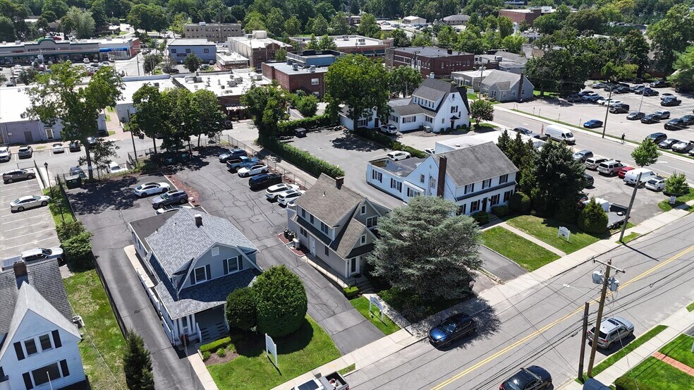 More Photos Of 20 Manor Rd, Smithtown Office For Sale