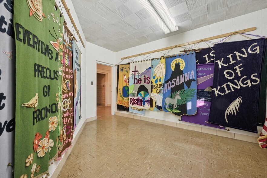 More Photos Of 725 Navarre Ave, Toledo Religious Facility For Sale