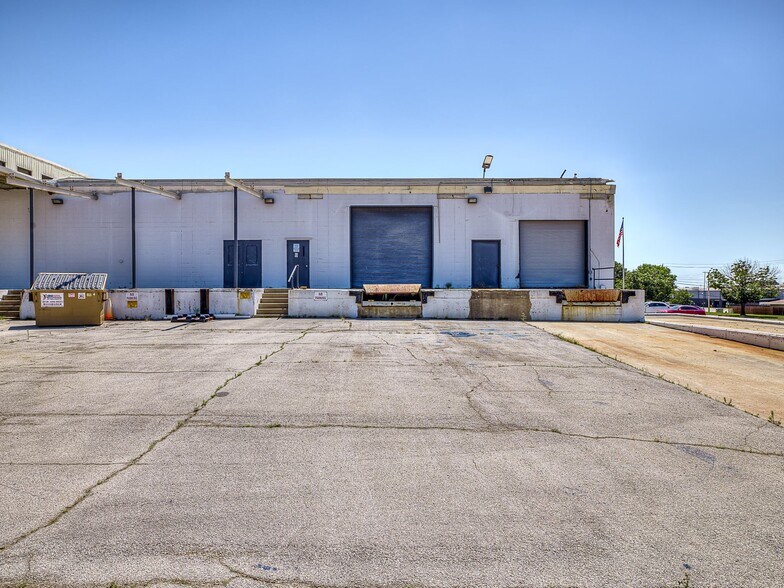 More Photos Of 6201 E 43rd St, Tulsa Manufacturing For Sale