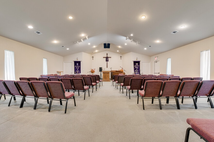 More Photos Of 108 N Chattey Rd, DeSoto Religious Facility For Sale