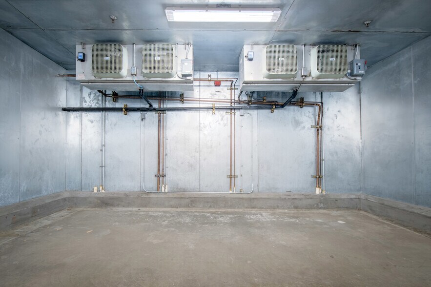 More Photos Of 810 Whispering Pines Ln, Grass Valley Refrigeration Cold Storage For Sale