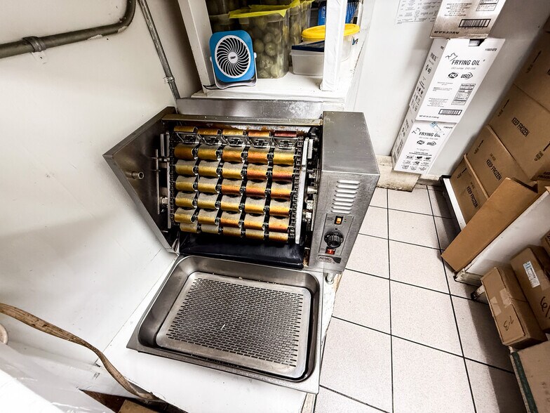 More Photos Of 1290 Front St, Forsyth Freestanding For Sale