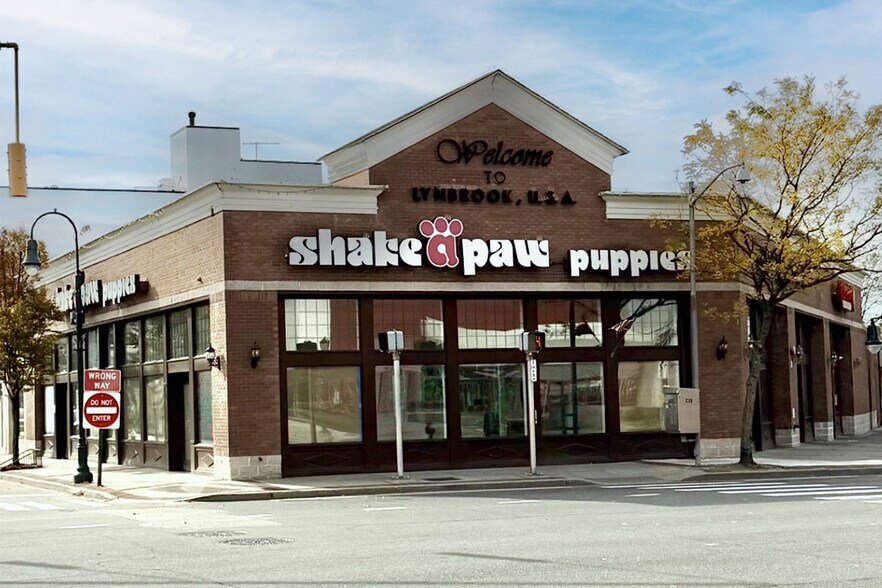 More Photos Of 1 Atlantic Ave, Lynbrook General Retail For Lease