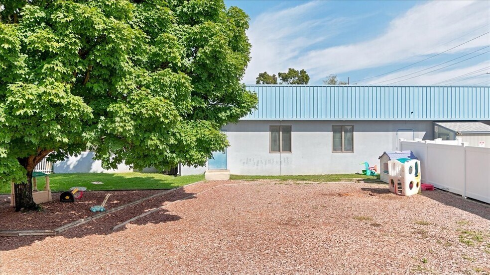 More Photos Of 991 Chicago Ave, Harrisonburg Flex For Sale