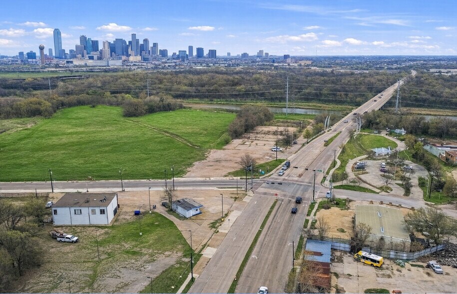 More Photos Of 2908 11th St, Dallas Office For Sale