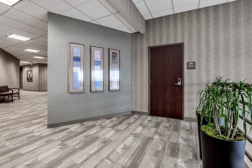 More Photos Of 1855-1859 Bowles Ave, Fenton Office For Lease