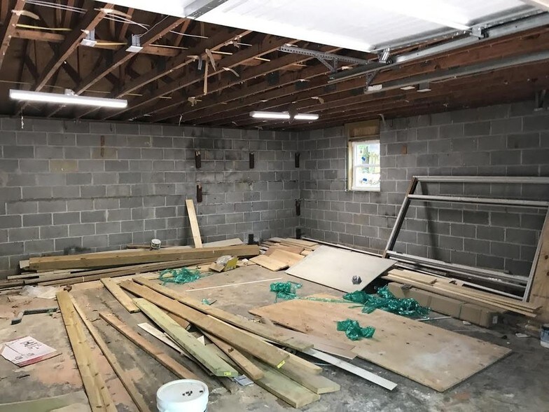 More Photos Of 2627 Holly St, Holly Springs Office Residential For Sale