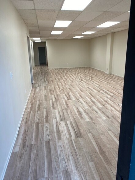 More Photos Of 321 N Aviador St, Camarillo Light Manufacturing For Lease