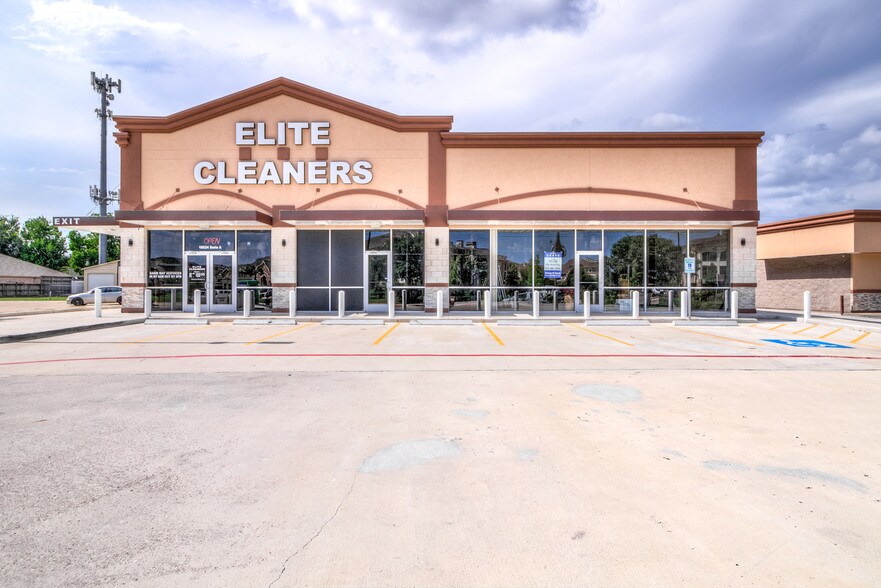 More Photos Of 18010 Kingsland Blvd, Houston General Retail For Sale