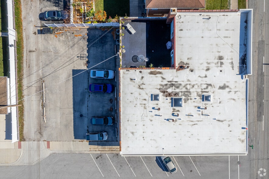 More Photos Of 9046 31st St, Brookfield Storefront Retail Office For Lease