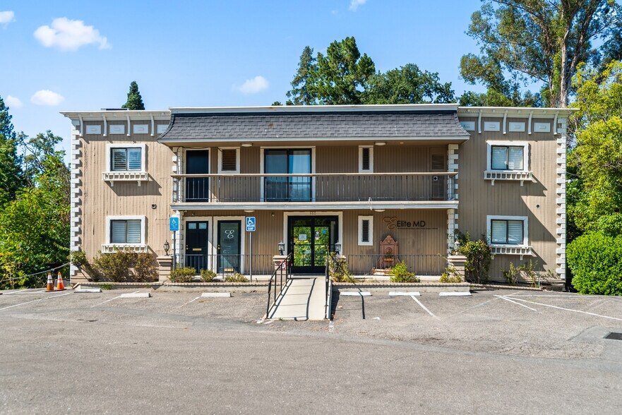 More Photos Of 360 Rose St, Danville Medical For Sale