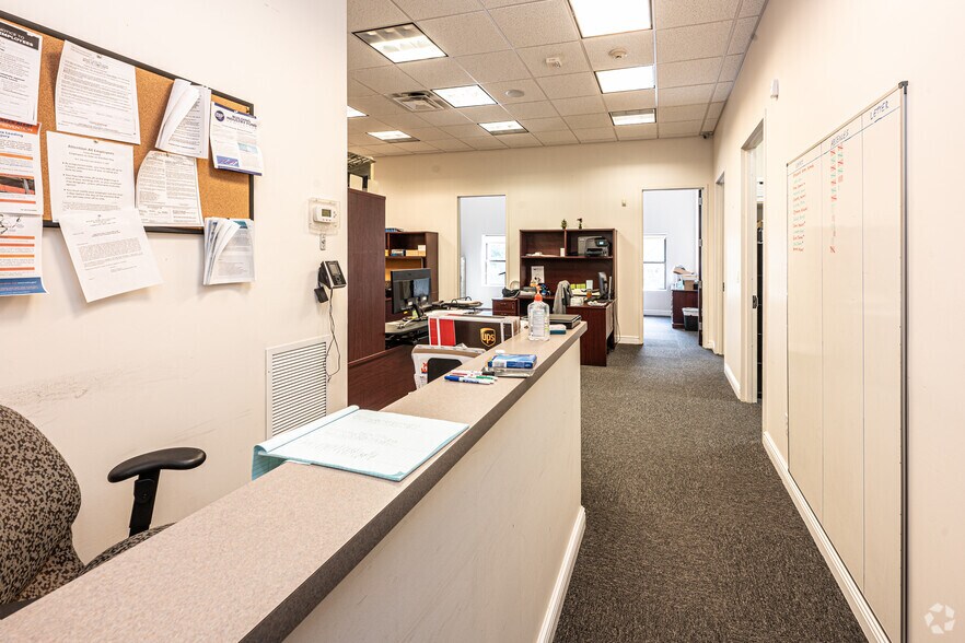 More Photos Of 607 Sunrise Hwy, Bellmore Storefront Retail Office For Sale