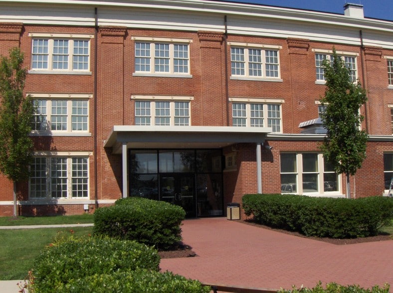 More Photos Of 5101 S Broad St, Philadelphia Office For Lease