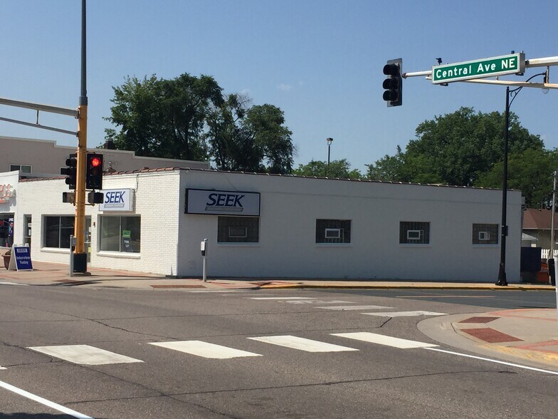 More Photos Of 4056 NE Central Ave, Minneapolis Medical For Lease