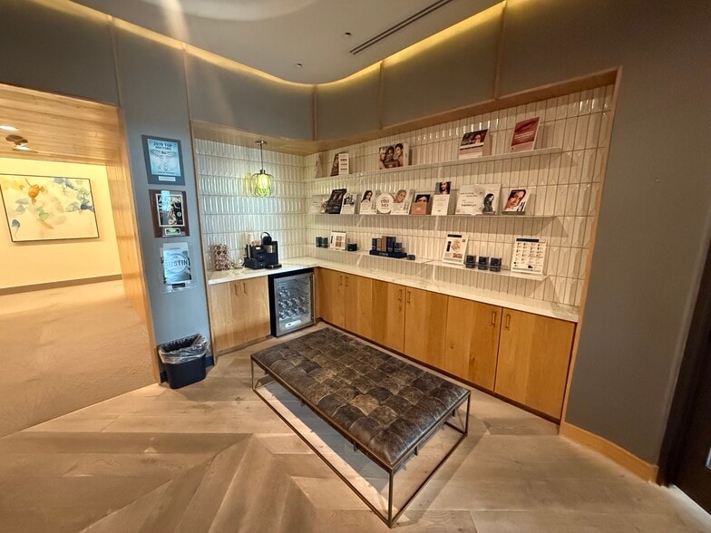 More Photos Of 505 Louis Henna Blvd, Round Rock Medical For Lease