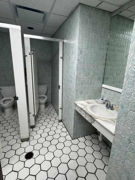 More Photos Of 50285 Mound Rd, Shelby Township Specialty For Sale