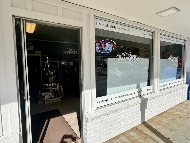 More Photos Of 104-114 Argall Way, Nevada City General Retail For Sale