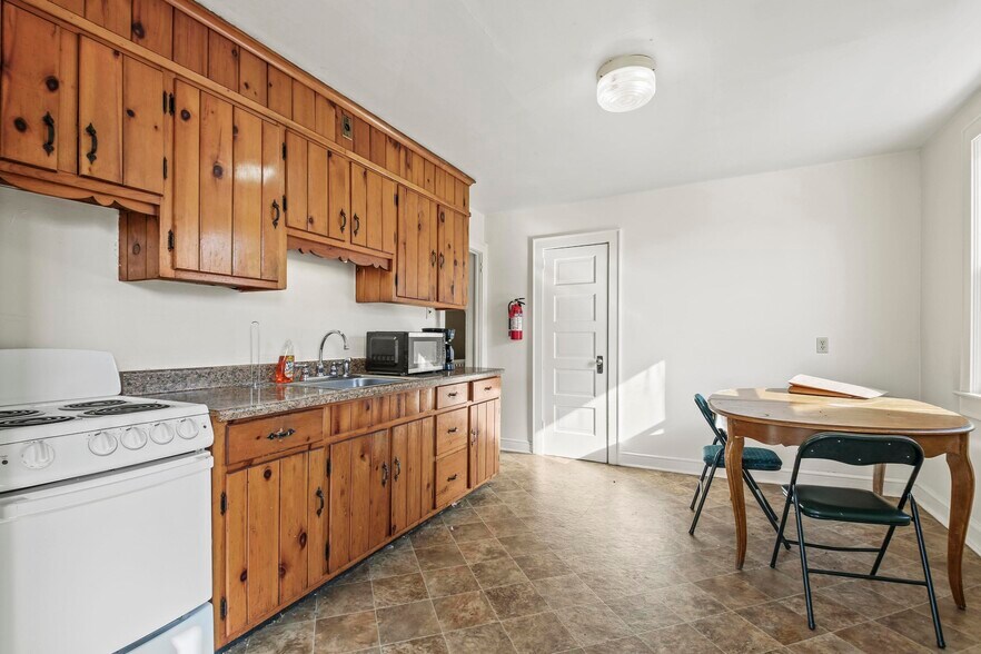 More Photos Of 37 Pierce St, Kingston Multifamily For Sale