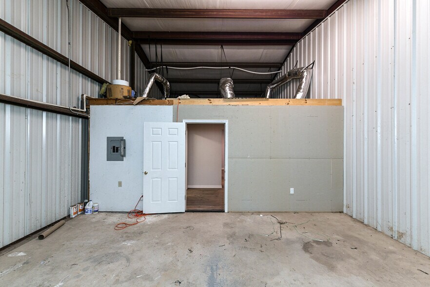 More Photos Of 1262 Eastgate Rd, Midlothian Warehouse For Sale