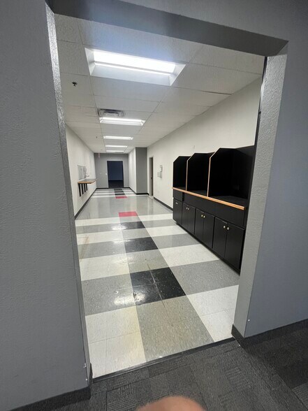 More Photos Of 2401 N State St, Waseca Manufacturing For Lease