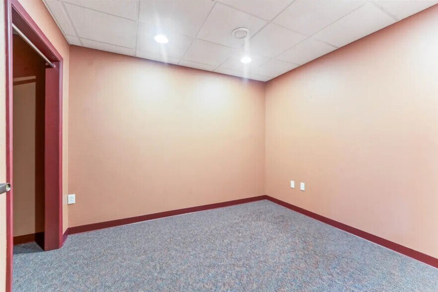 More Photos Of 180 Knights Way, Fond Du Lac Medical For Sale