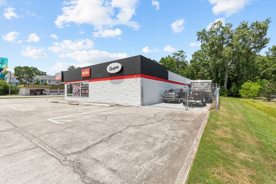 More Photos Of 4828 Augusta Rd, Garden City Freestanding For Sale