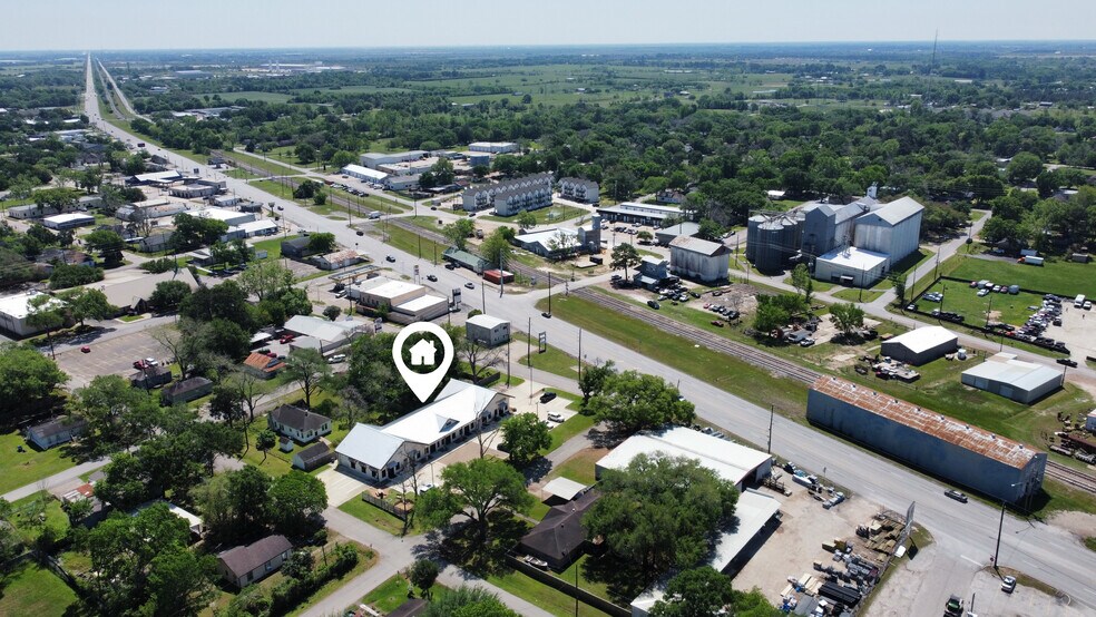 More Photos Of 1210 A St, Waller Medical For Lease