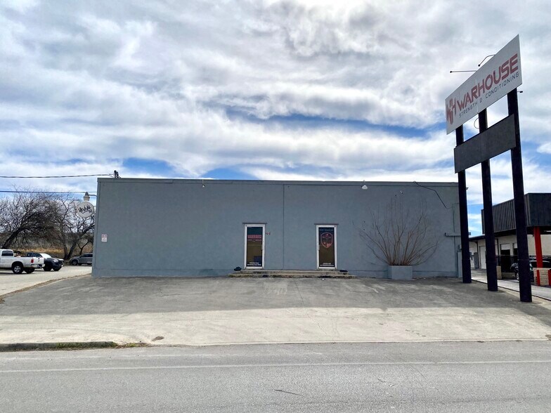 More Photos Of 7218-7234 Eckhert Rd, San Antonio Warehouse For Lease