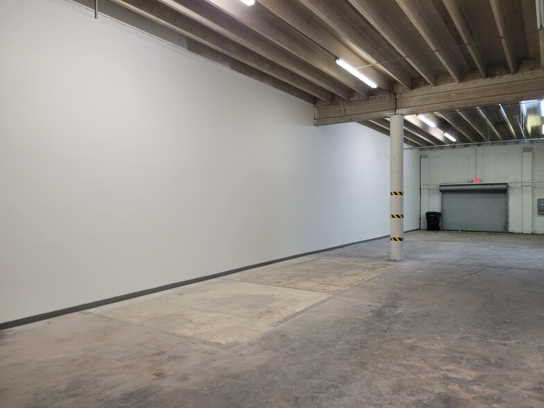 More Photos Of 818-838 NE 40th Ct, Oakland Park Warehouse For Lease