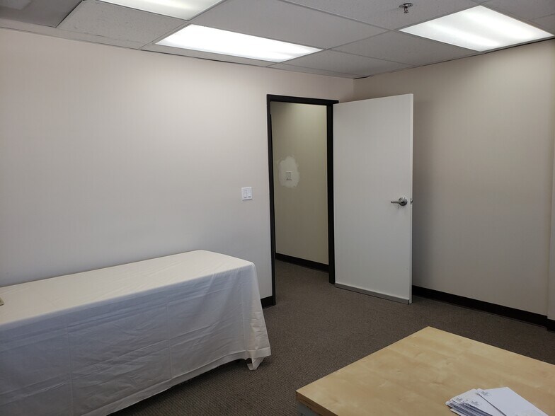 More Photos Of 28348 Roadside Dr, Agoura Hills Office For Lease