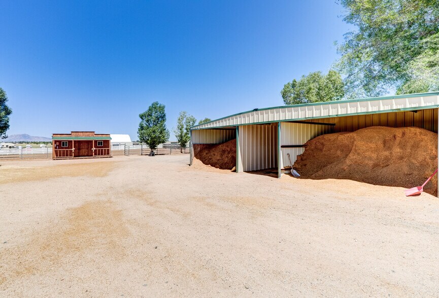More Photos Of 7950 N Coyote Springs Rd, Prescott Valley Horse Stables For Sale