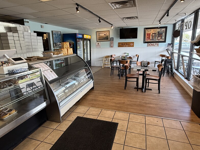 More Photos Of 17 Danbury Rd, Wilton Freestanding For Lease