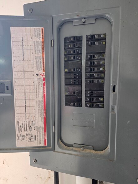 More Photos Of 2781 Vista Pky, West Palm Beach Light Manufacturing For Sale