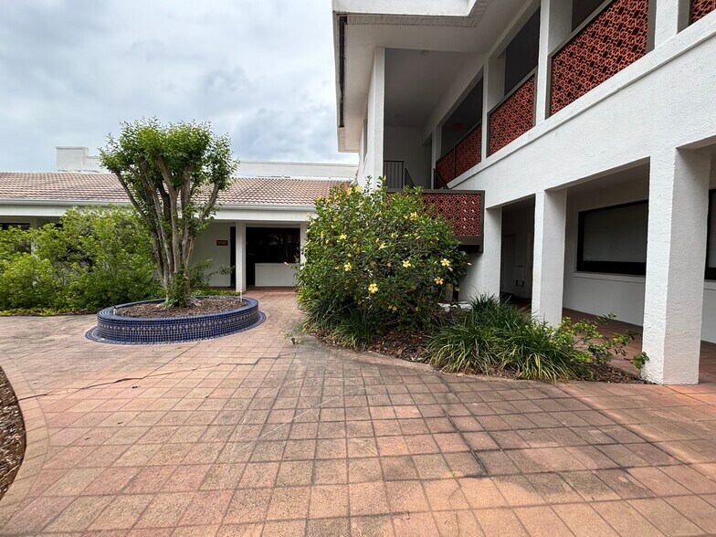More Photos Of 1750 W Broadway, Oviedo Office For Lease