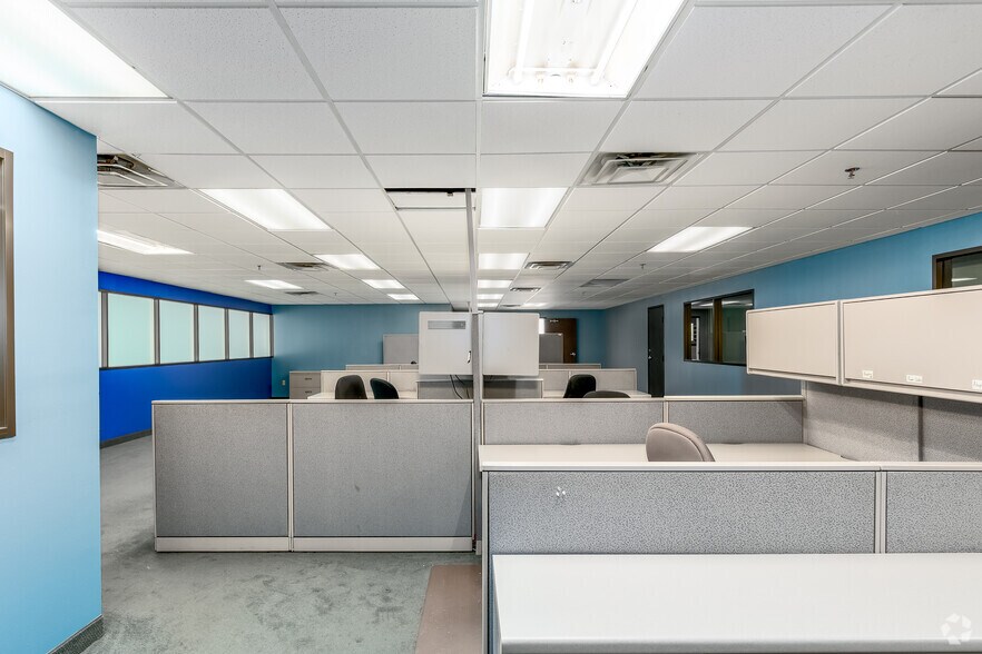 More Photos Of 4464 W Plano Pky, Plano Auto Repair For Lease