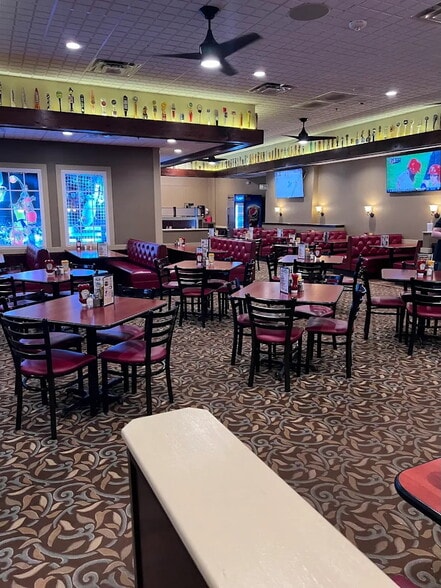 More Photos Of 1420 E Broad St, Fuquay Varina Restaurant For Sale