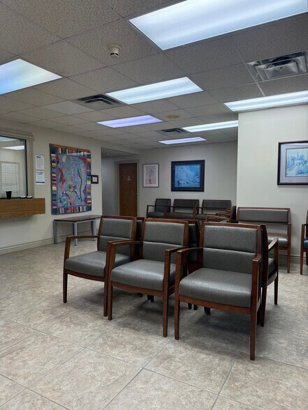 More Photos Of 1136-1138 Independence Ave, Marion Medical For Sale