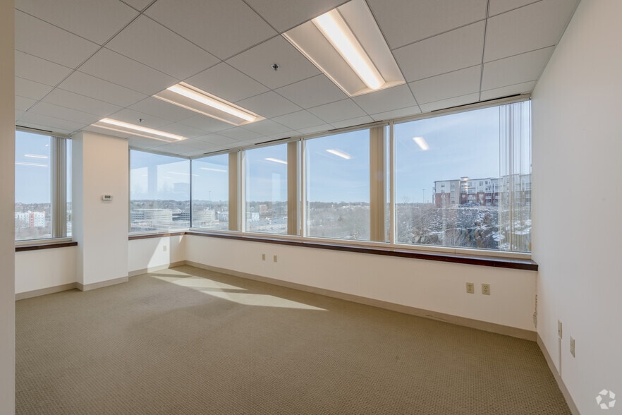 More Photos Of 400 Crown Colony Dr, Quincy Office For Lease