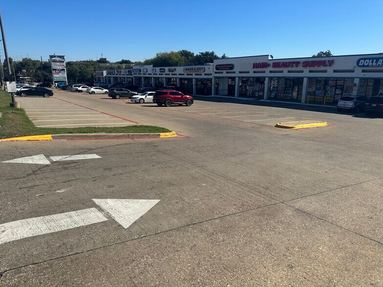 More Photos Of 9770-9798 Forest Ln, Dallas General Retail For Lease