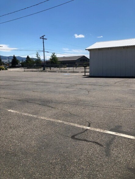 More Photos Of 221 Commerce St, Missoula Distribution For Lease