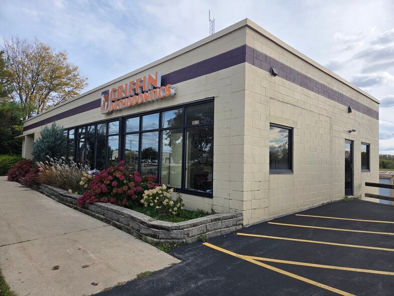 More Photos Of 11327 W Lincoln Ave, West Allis Research And Development For Sale