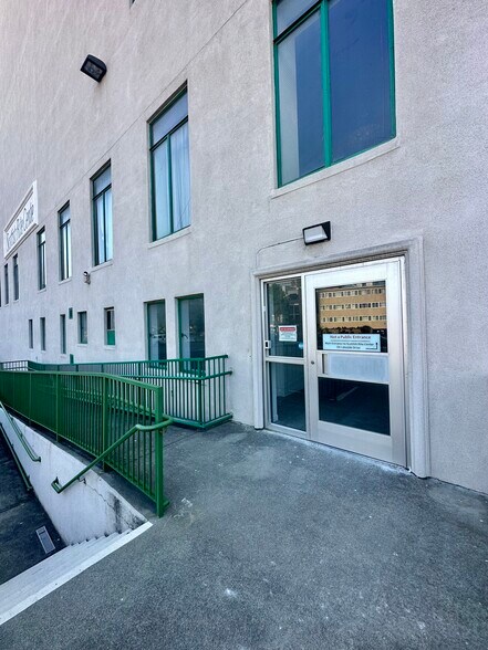 More Photos Of 1547 Lakeside Dr, Oakland Religious Facility For Sale